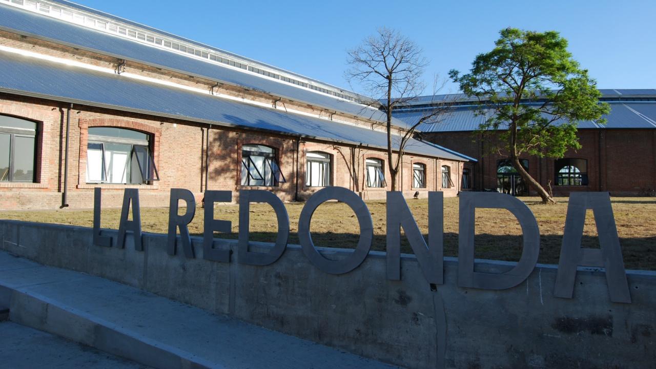 Un homenaje a los libros en el Tríptico de la Imaginación