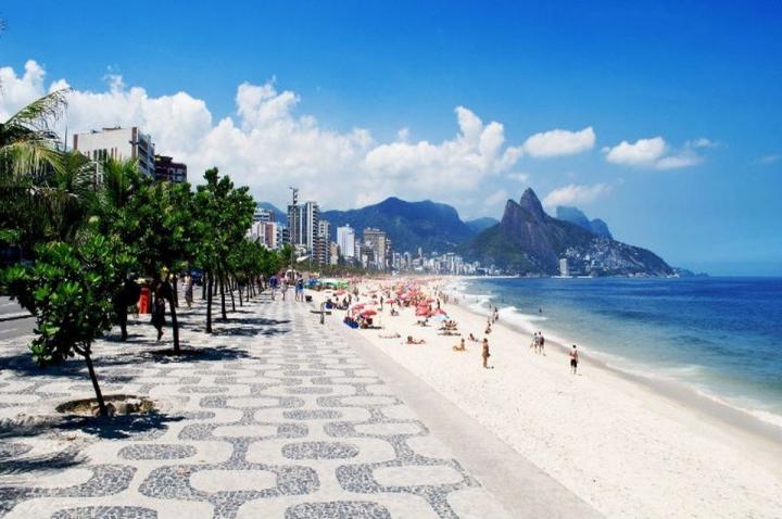 Río de Janeiro cerró el comercio y la hotelería 