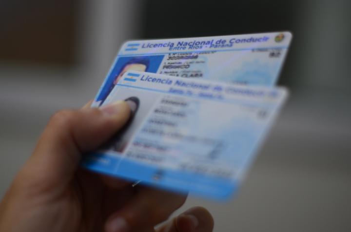 Prorrogan por 120 días los carnés de conducir