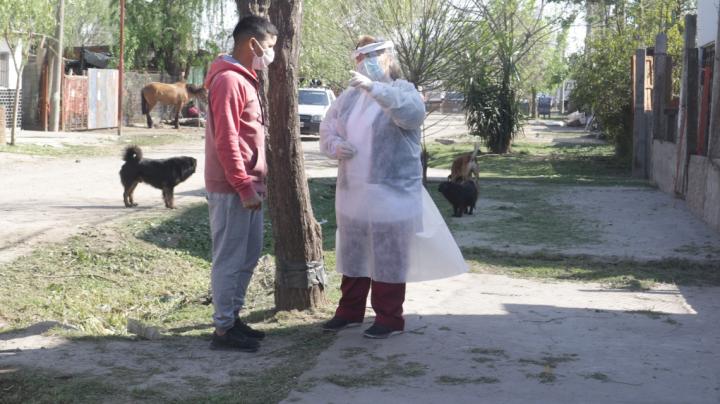 Casa por casa, buscan casos de Covid-19 