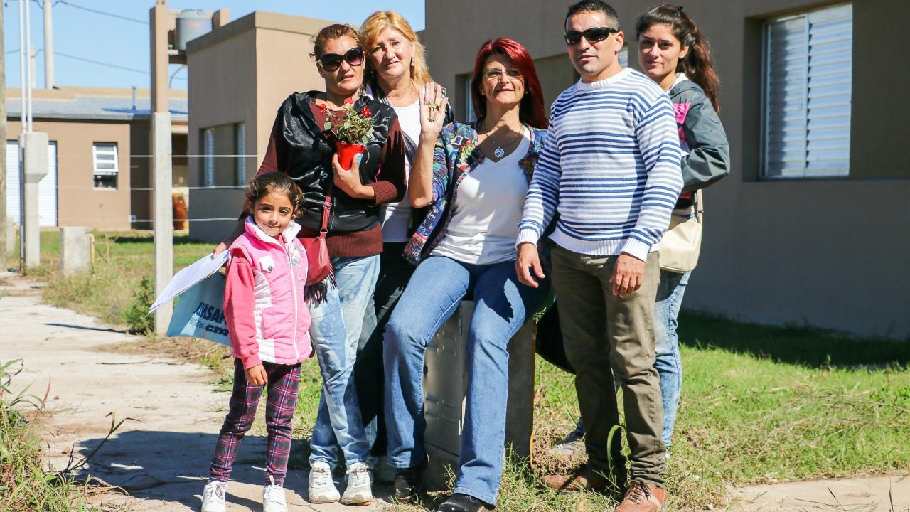 La provincia ya entregó 400 viviendas a docentes