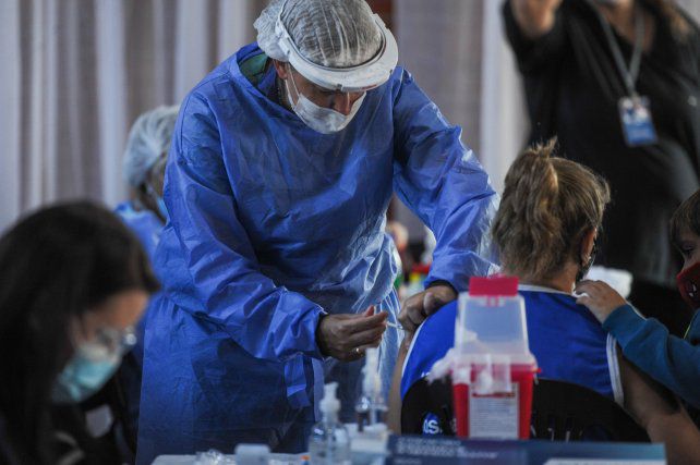 Cinco psicólogos fueron vacunados por error