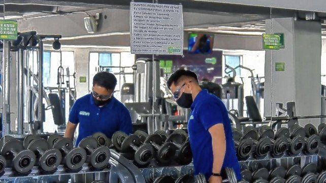 “La rebelión de las mancuernas”: gimnasios abren igual
