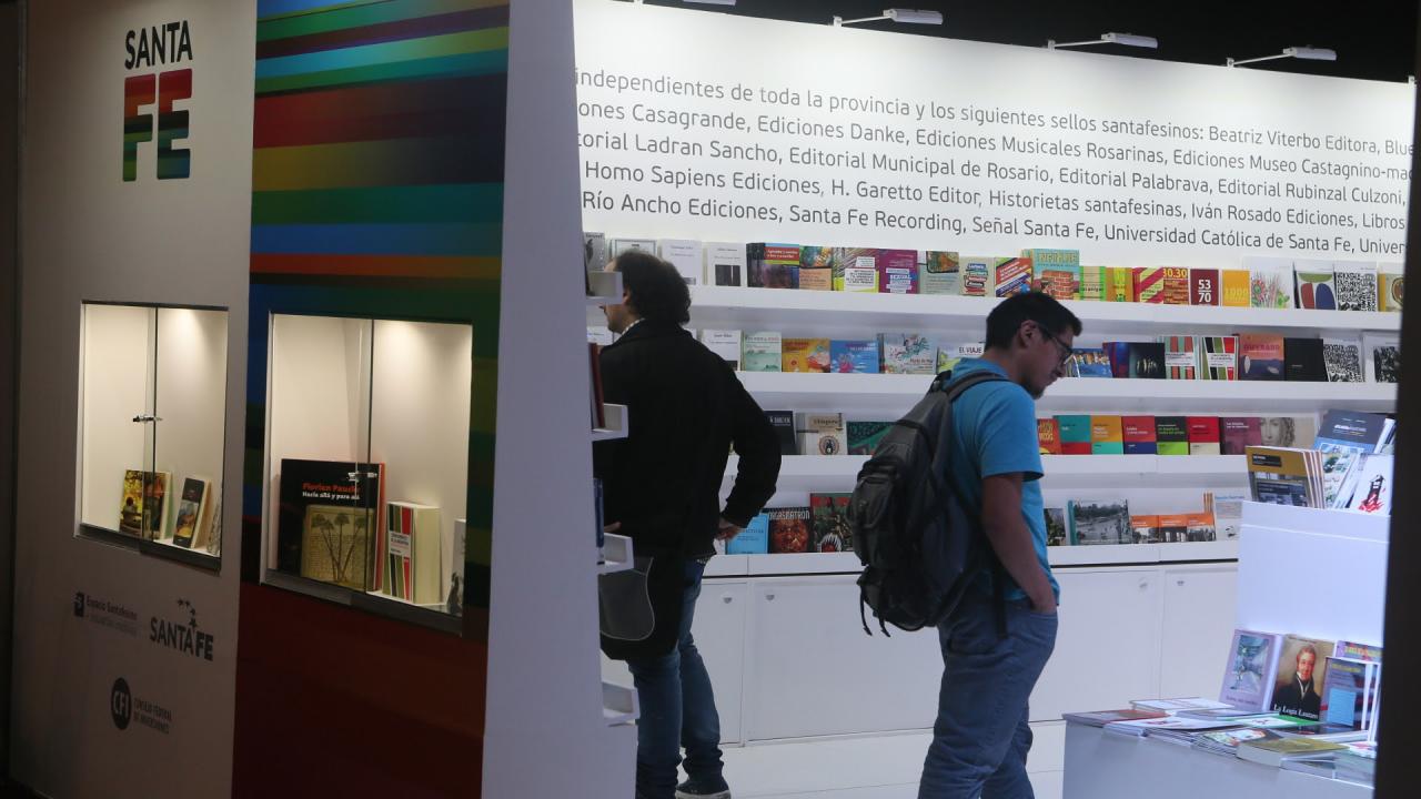 Nuevo stand diseñó Santa Fe en la Feria del Libro