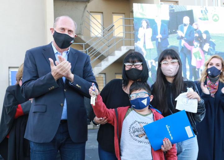 Perotti entregó todas las casas en el barrio Olímpico de Rosario