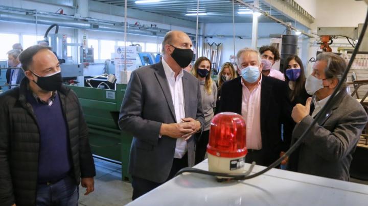 El gobernador destacó la recuperación de la industria nacional