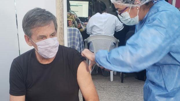 Lo vacunaron a Jatón