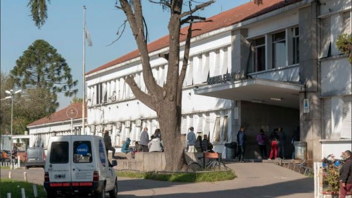 ¿Vacunatorio VIP en el Hospital Eva Perón?