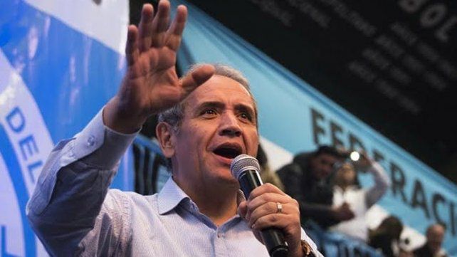 Bancarios: bono de $ 100.000 y suba del 45 % 