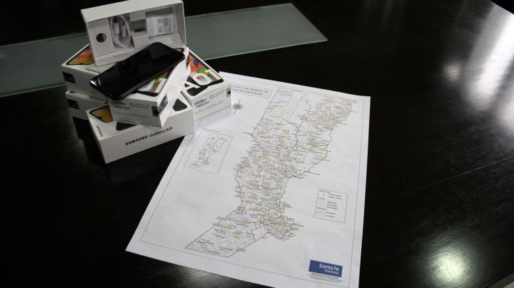 Conectividad en Santa Fe: celulares y becas para alumnos de escuelas rurales