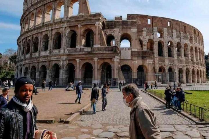  Italia eliminó la obligación de usar barbijos