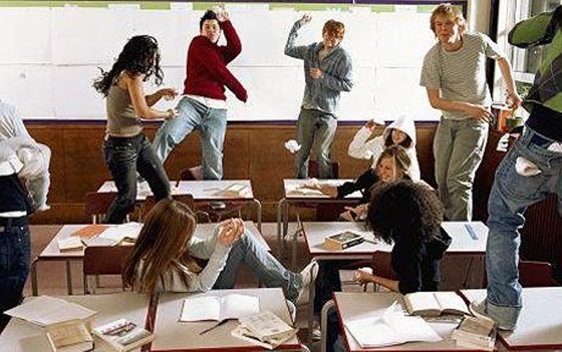 Alumnos conflictivos podrán estudiar a distancia