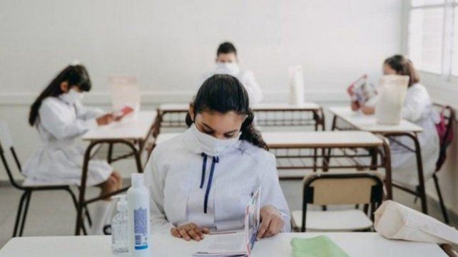 Educación ya planifica sumar más horas de clases