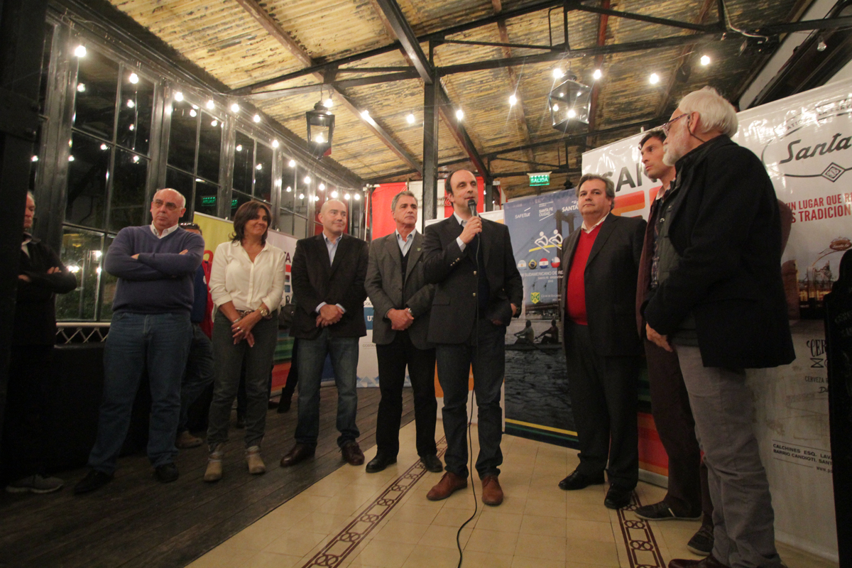 Santa Fe recibe a los mejores remeros de Sudamérica