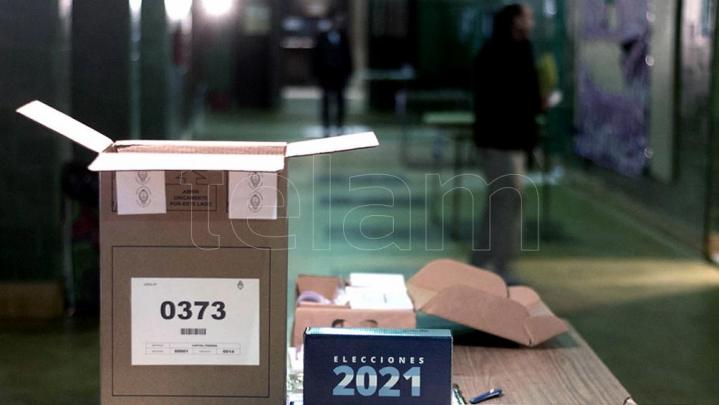 Elecciones: vacunarán a las autoridades de mesa 