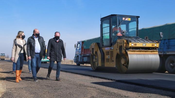 Perotti recorrió obras en el sur provincial