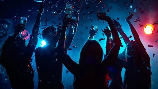 Habilitan boliches sin burbujas hasta las 6