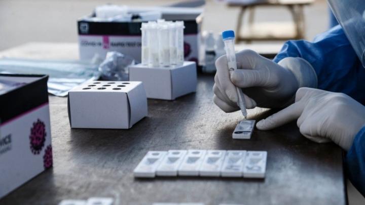 Tres chicos contagiados con la variante Delta