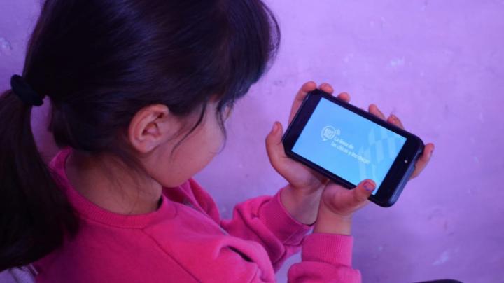 Línea 102, para proteger los derechos de niñas y niños