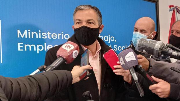 Santa Fe descontará a los docentes los días de paro