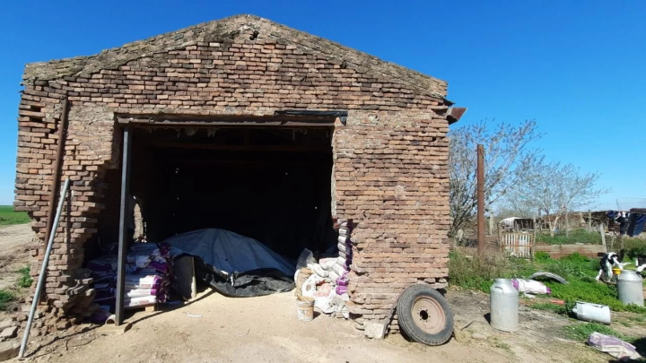 Rescatan a trabajadores explotados en un tambo de Santa Fe