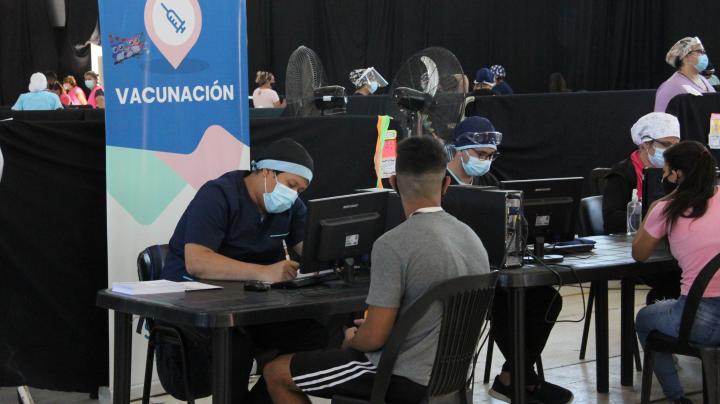 Santa Fe inicia la aplicación de vacunas refuerzo