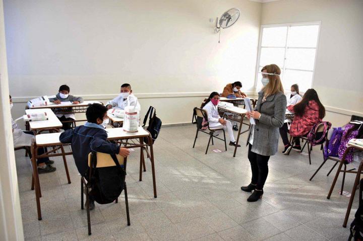 Los docentes tendrán un aumento adicional del 125% por conectividad