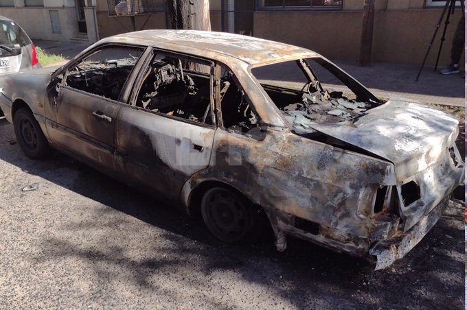 Quemacoches a full en Santa Fe: quemaron seis autos 