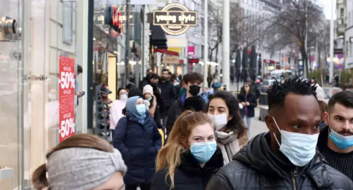 Austria confina a la población y anuncia la vacunación obligatoria