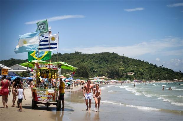 Brasil reabre fronteras para los argentinos 