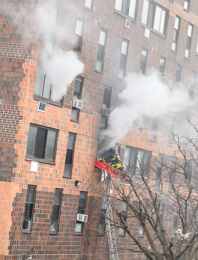 Devastador incendio en EE.UU.: mueren 19 personas