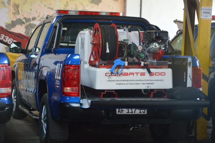 Bomberos reciben equipamiento para combatir incendios