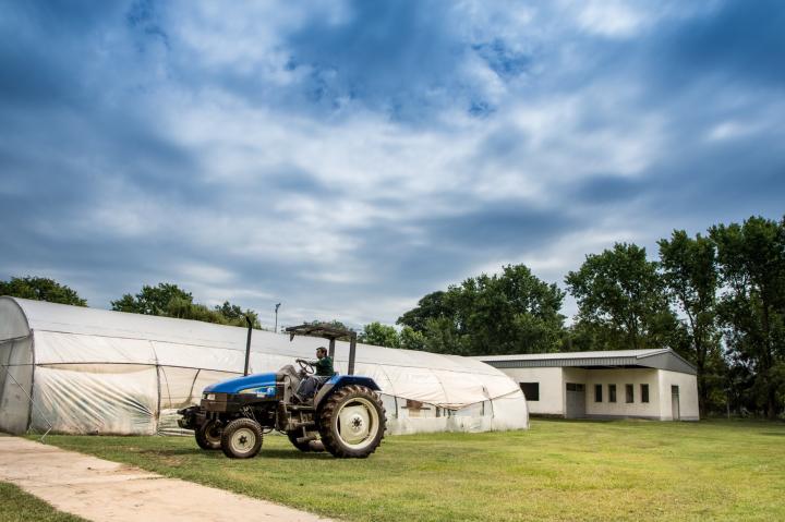 9 escuelas agrotécnicas reciben millonaria inversión