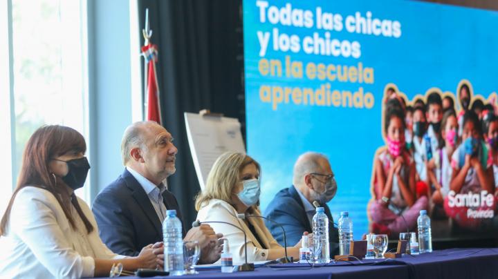 Santa Fe apuesta a una escolarización plena en 2022