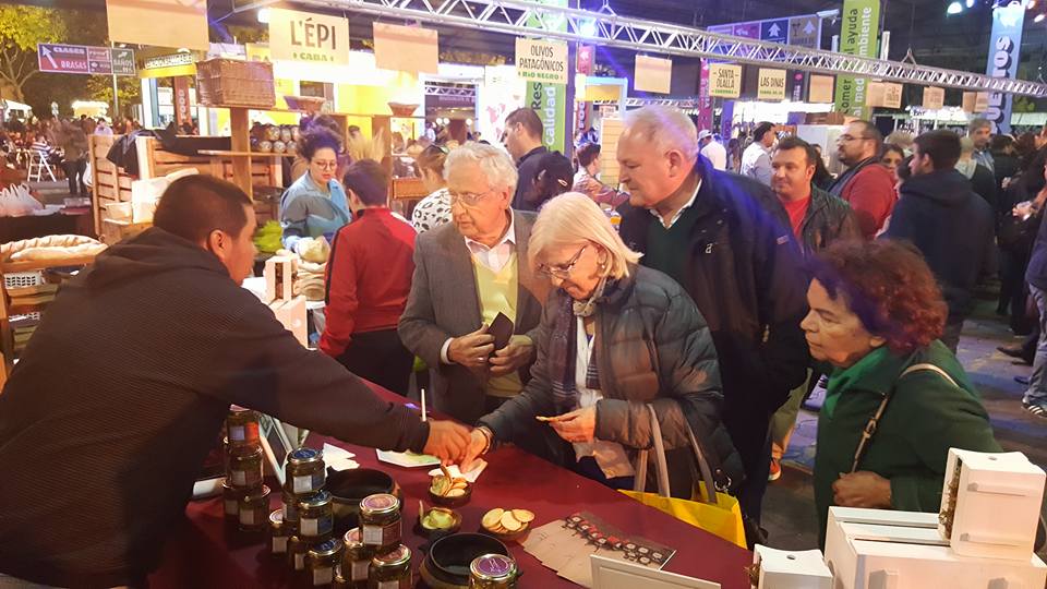 El stand en la exposición gastronómica.