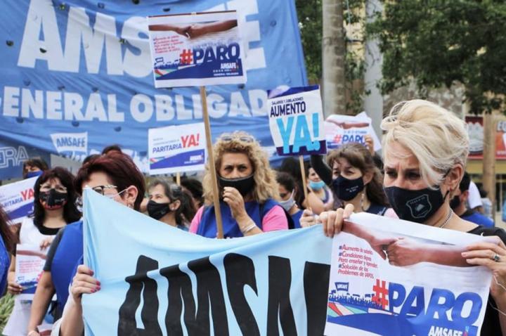 Maestros paran y no inician las clases en Santa Fe