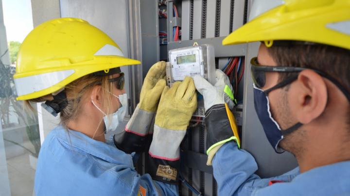 Detectan millonario robo de luz en un barrio rosarino