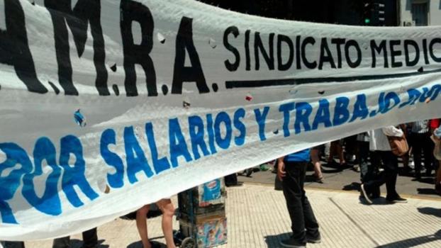 Médicos recibieron oferta del 46 % de aumento