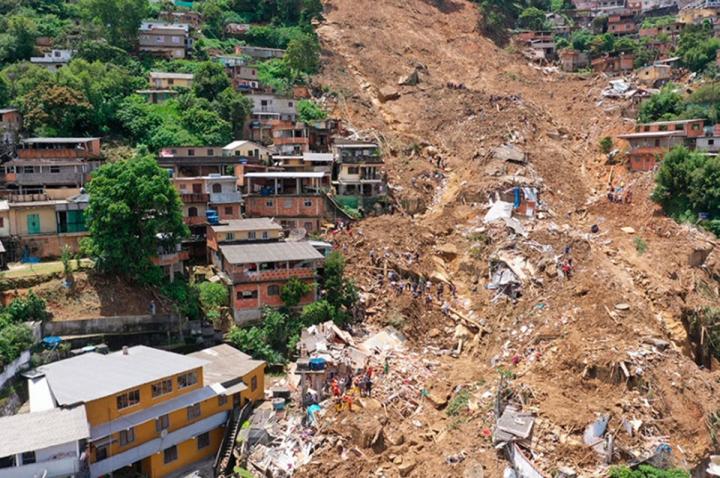Brasil: lluvias torrenciales y deslaves dejan muertos y desaparecidos