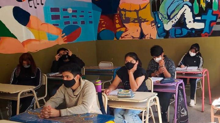 Por decreto: los docentes no pueden calificar con menos de 4