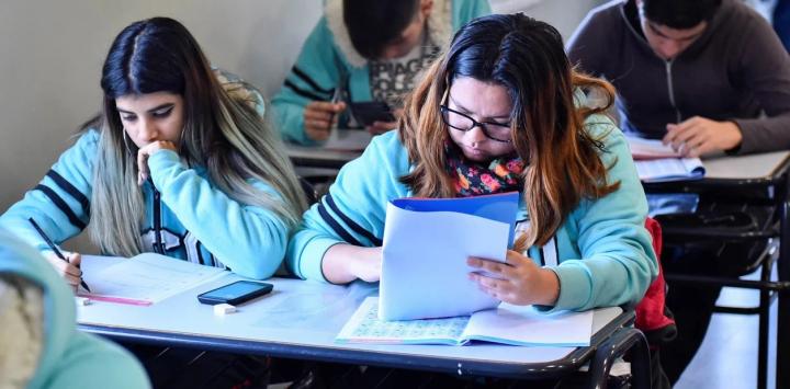 Solo se gradúa 36% de los alumnos en secundarios estatales