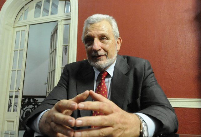 Un asesor ganará más que el gobernador