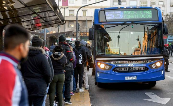 Aumentan 40% los colectivos y trenes en el AMBA