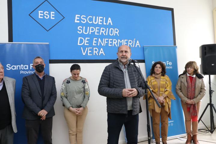 Perotti inauguró la Escuela de Enfermería de Vera