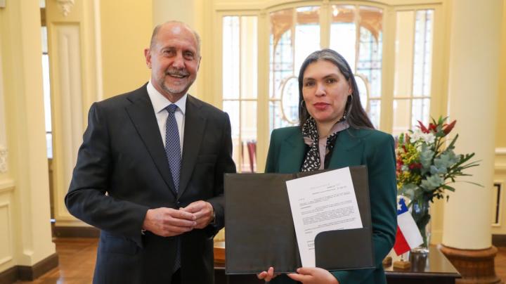  Perotti recibió a la embajadora de Chile en Argentina