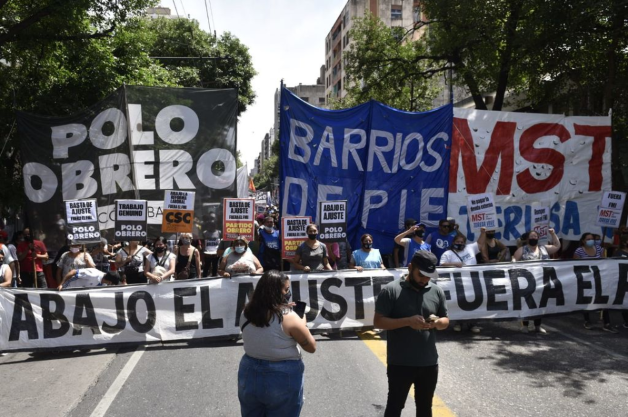 El gobierno dio de baja 40.000 planes sociales