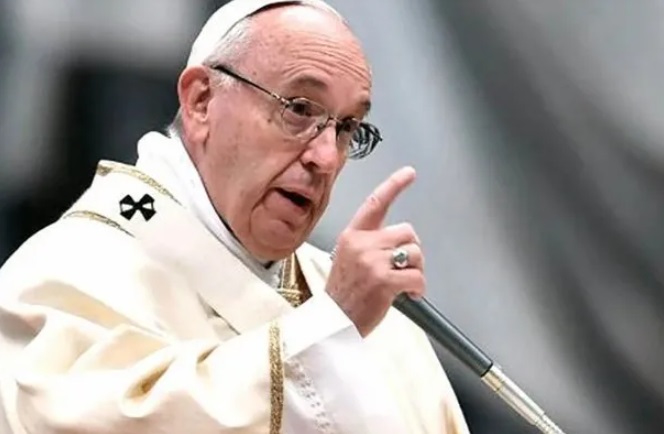 Francisco pidió a empresarios que paguen los impuestos