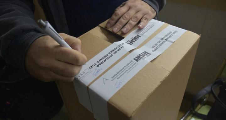 Docentes: aceptarían la oferta para no sufrir el descuento