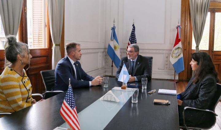 El FBI capacitará a la Policía de Santa Fe y a fiscales