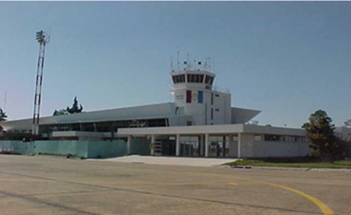 El Aeropuerto Sauce Viejo sumó 20 vuelos al exterior